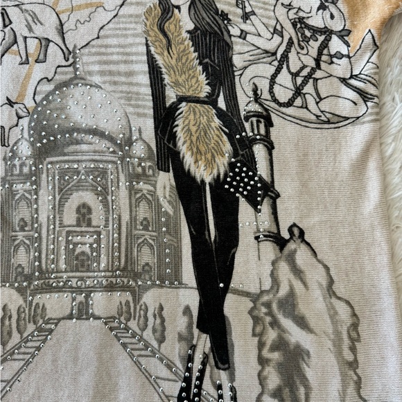 Mesh+Lace Graphic Long Sleeve Top with India Theme with Rhinestones - Picture 7 of 9